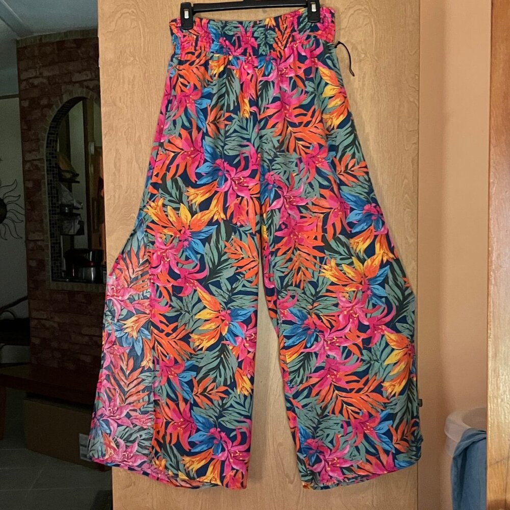 NWOT Tropical floral Palazzo beach pants